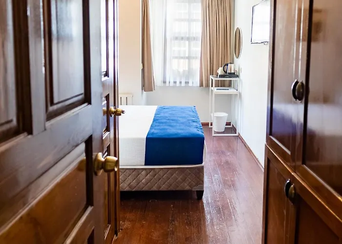 Cheers אכסניה *