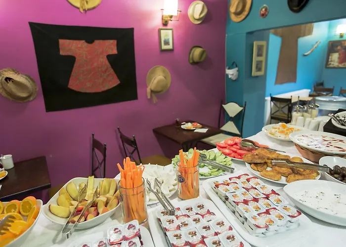 אכסניה Cheers *